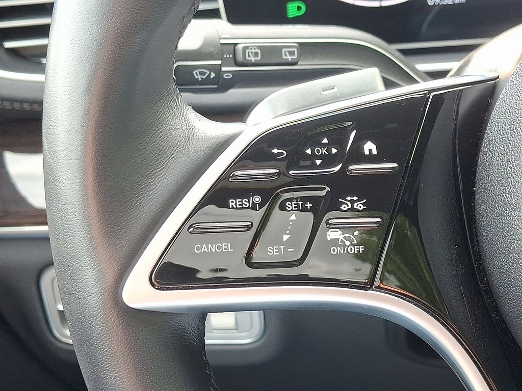 2025 Mercedes Benz GLS 450 4MATIC photo 21