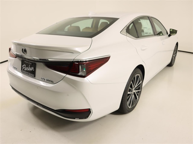2025 Lexus ES 300h photo 4