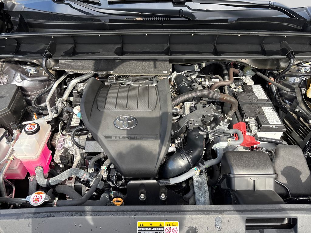 2023 Toyota Highlander L photo 13