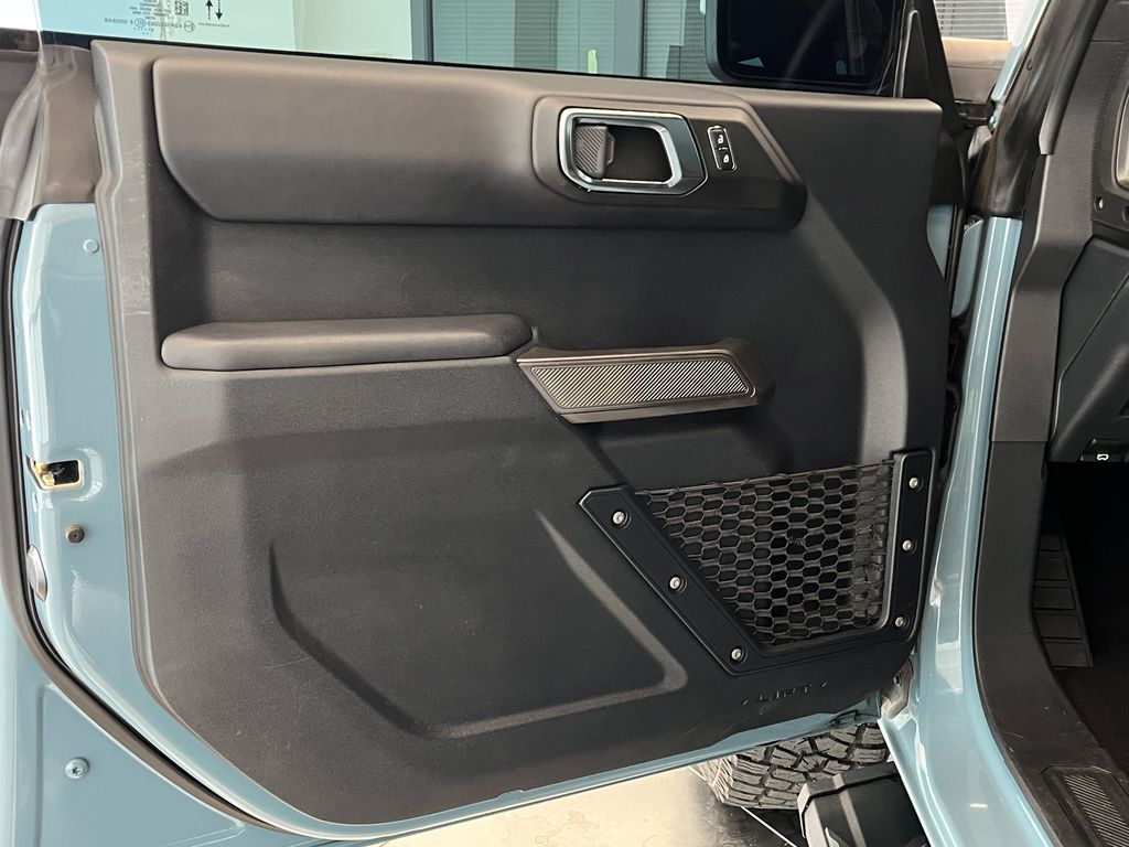 2021 Ford Bronco First Edition photo 13