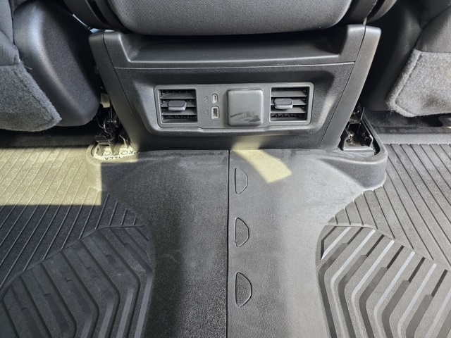 2023 Chevrolet Silverado 1500 LT photo 23