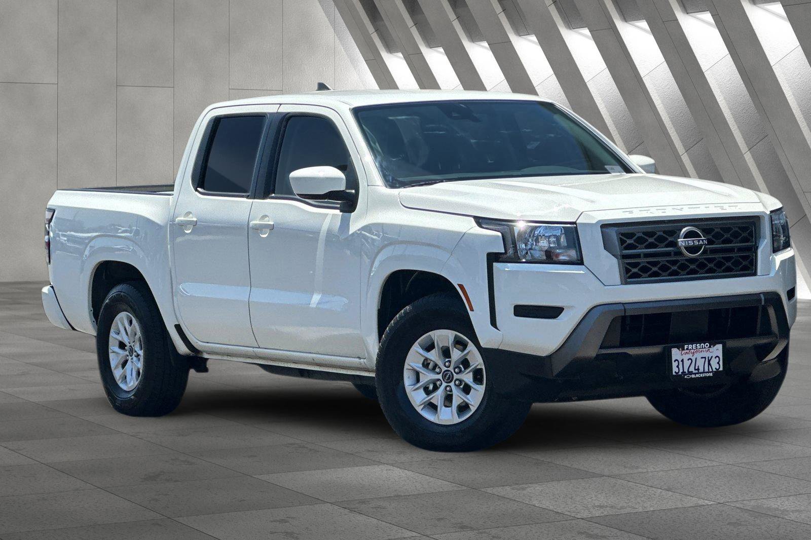 2024 Nissan Frontier SV's photo