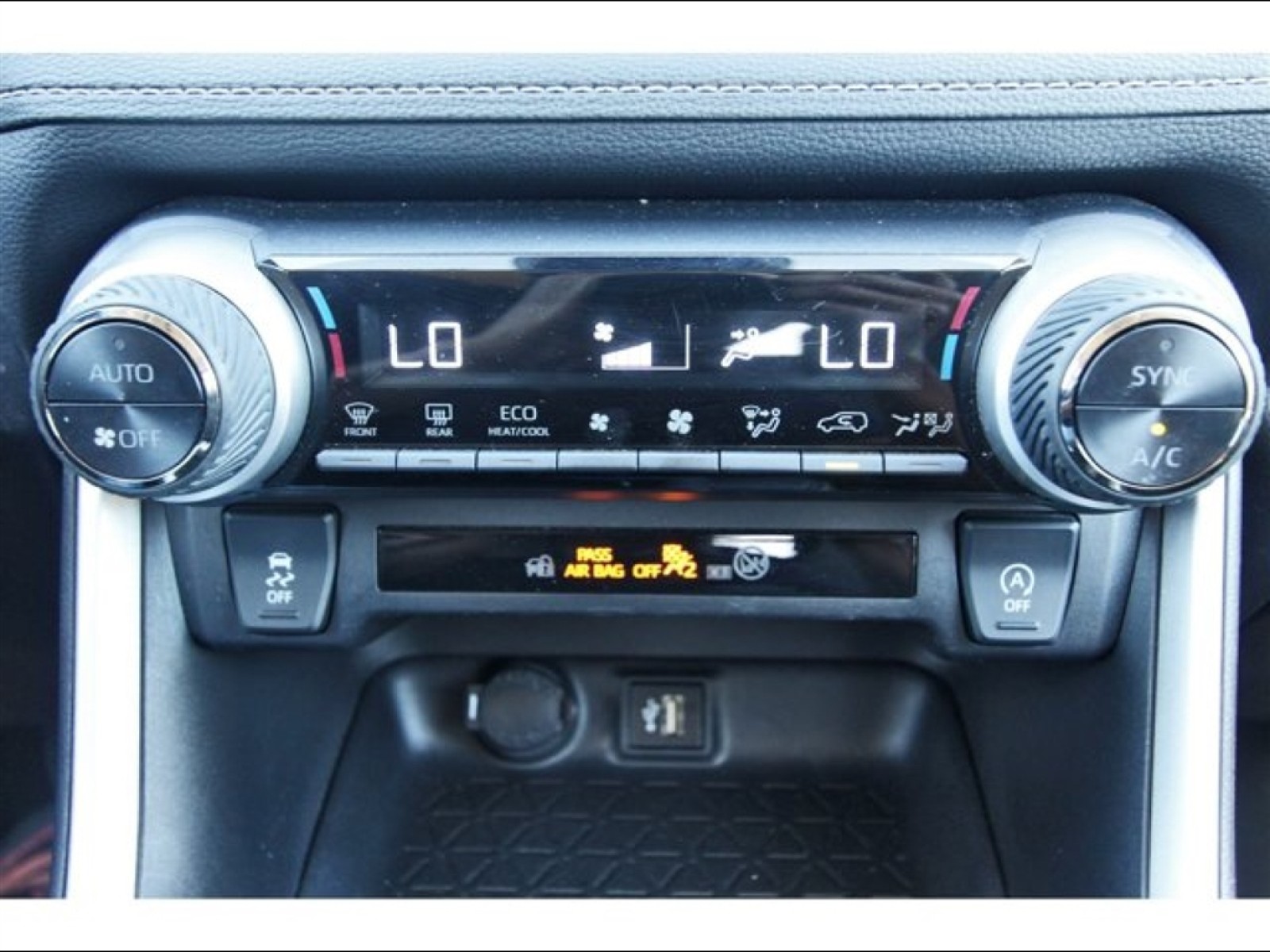 2024 Toyota RAV4 XLE White at Robbins Nissan