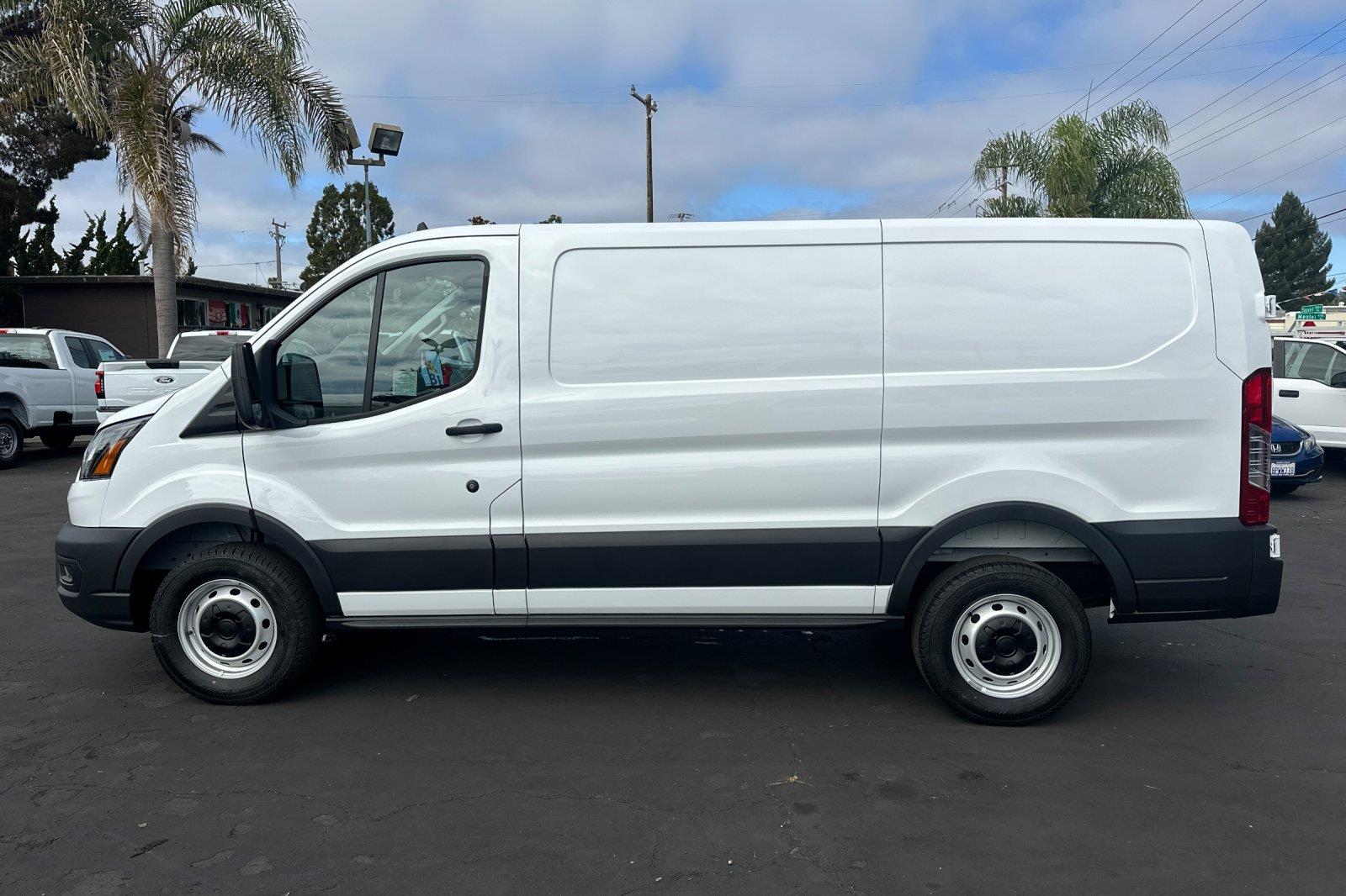 2025 Ford Transit Cargo Van photo 4