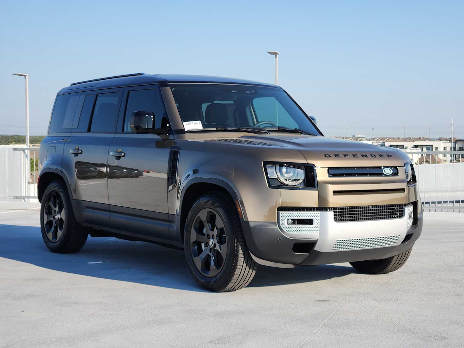 2025 Land Rover Defender 110 S photo 2