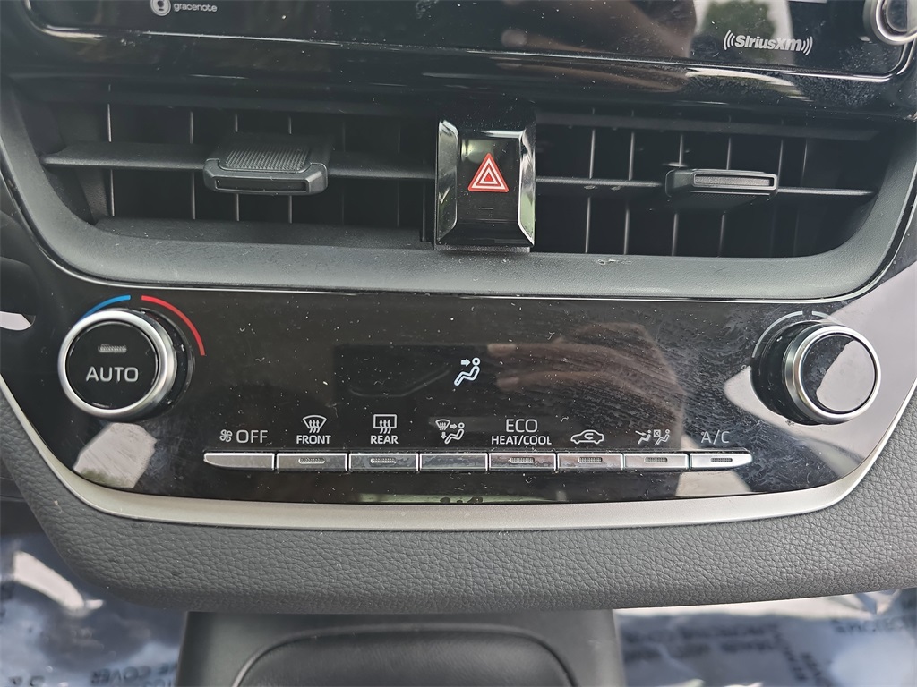 2022 Toyota Corolla Hybrid LE photo 22