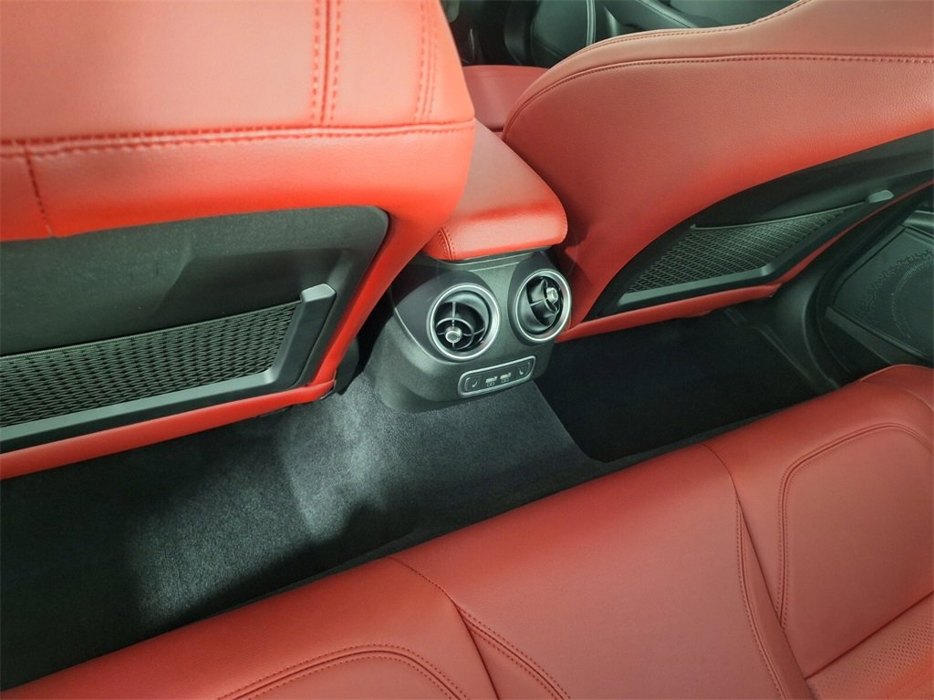 2025 Alfa Romeo Giulia Base photo 15