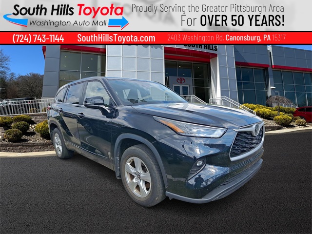 2023 Toyota Highlander LE's photo