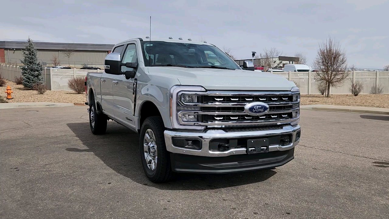 2025 Ford F-350 Lariat photo 4