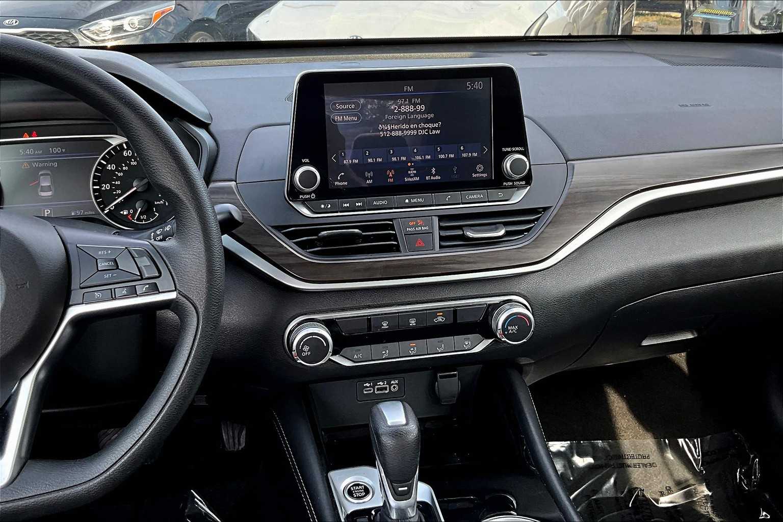 2023 Nissan Altima SV photo 5