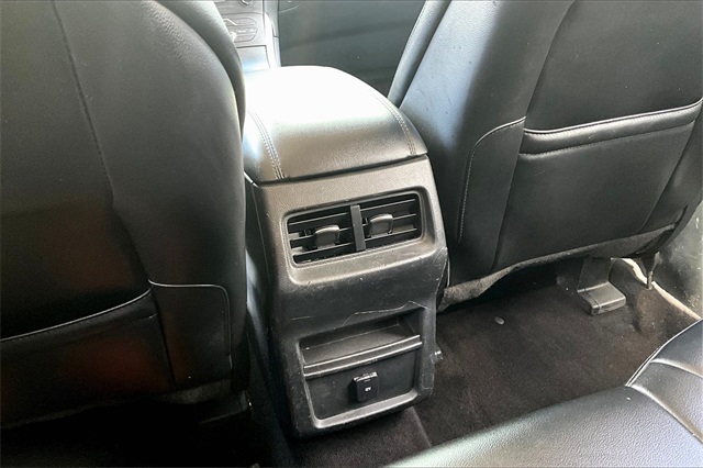 2020 Ford Edge SEL photo 30