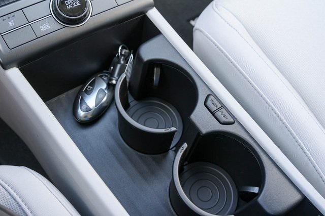 New 2025 Black Hyundai SEL Convenience FWD image 14