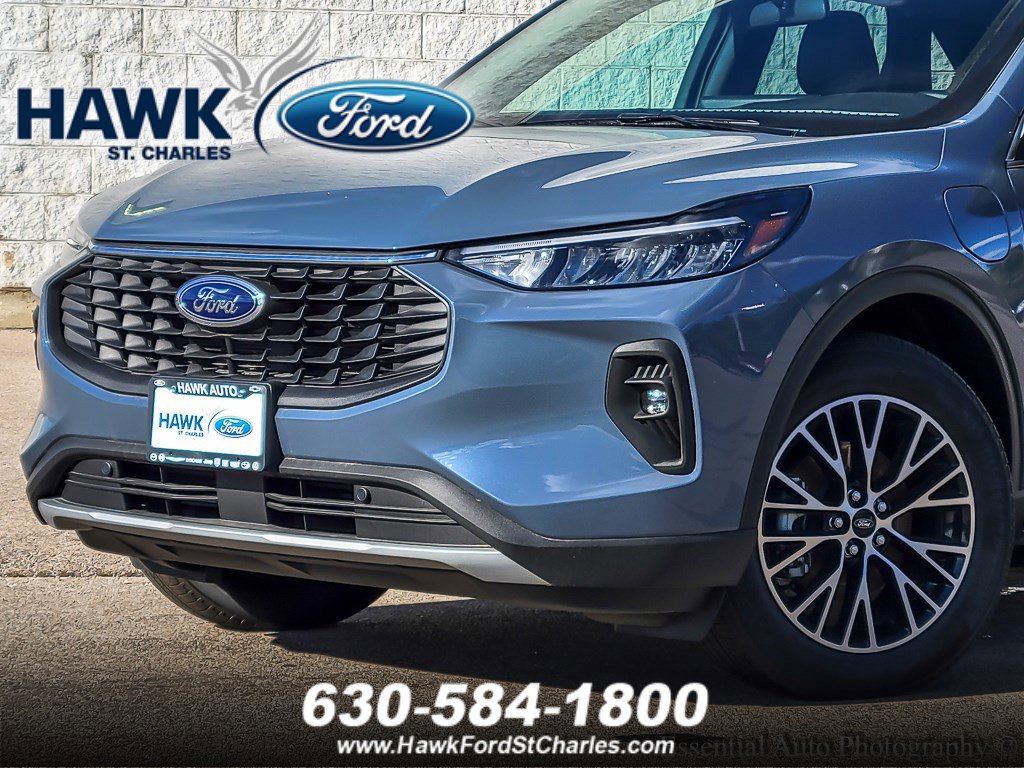 2025 Ford Escape photo 2