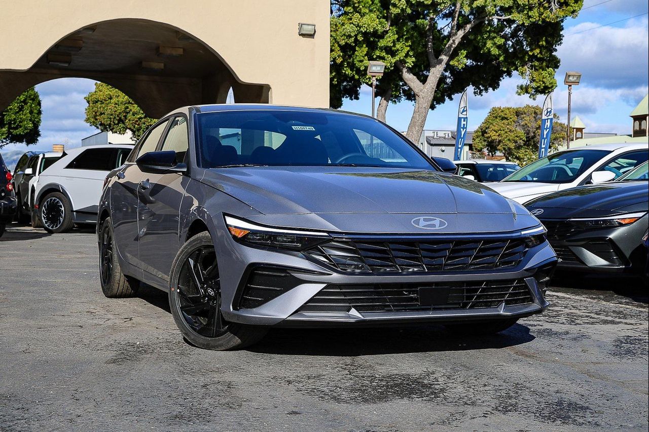 2026 Hyundai Elantra SEL's photo