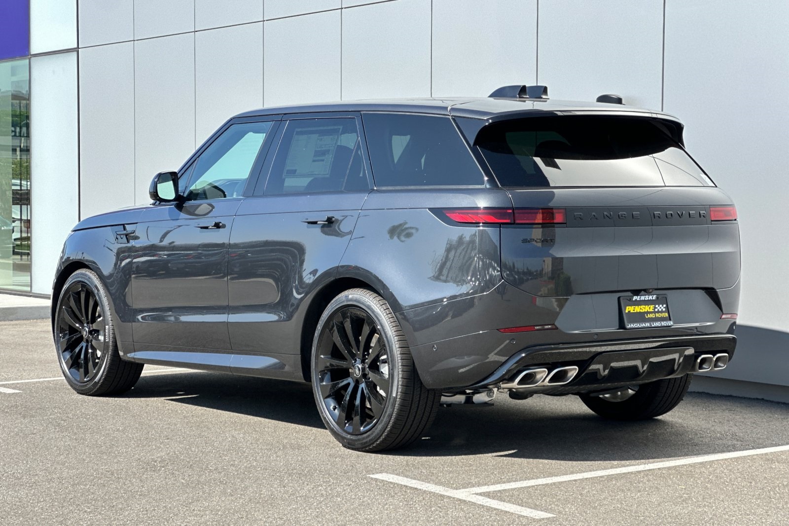 2025 Land Rover Range Rover Sport SE photo 4