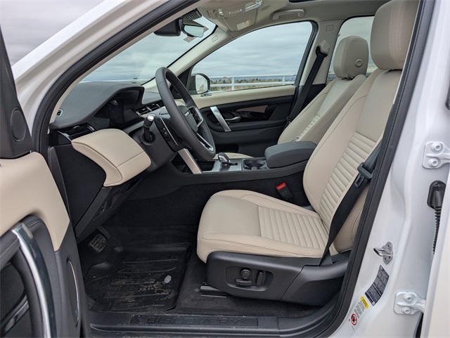 2025 Land Rover Discovery Sport S photo 6