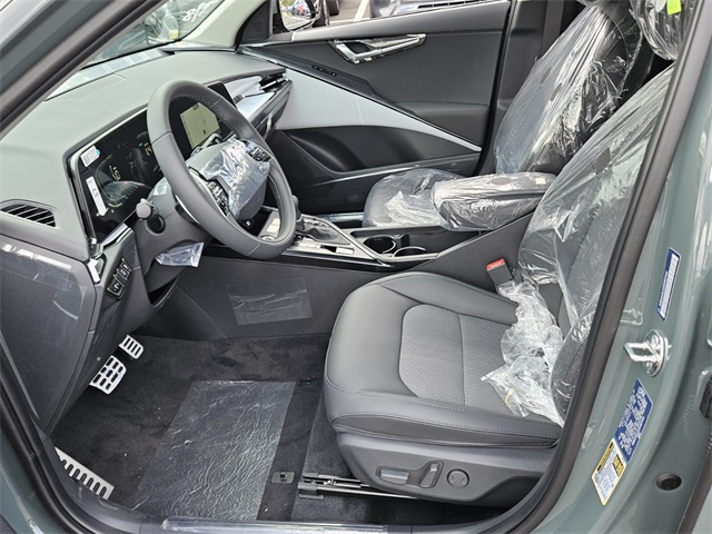 2025 Kia Niro EX Touring photo 2
