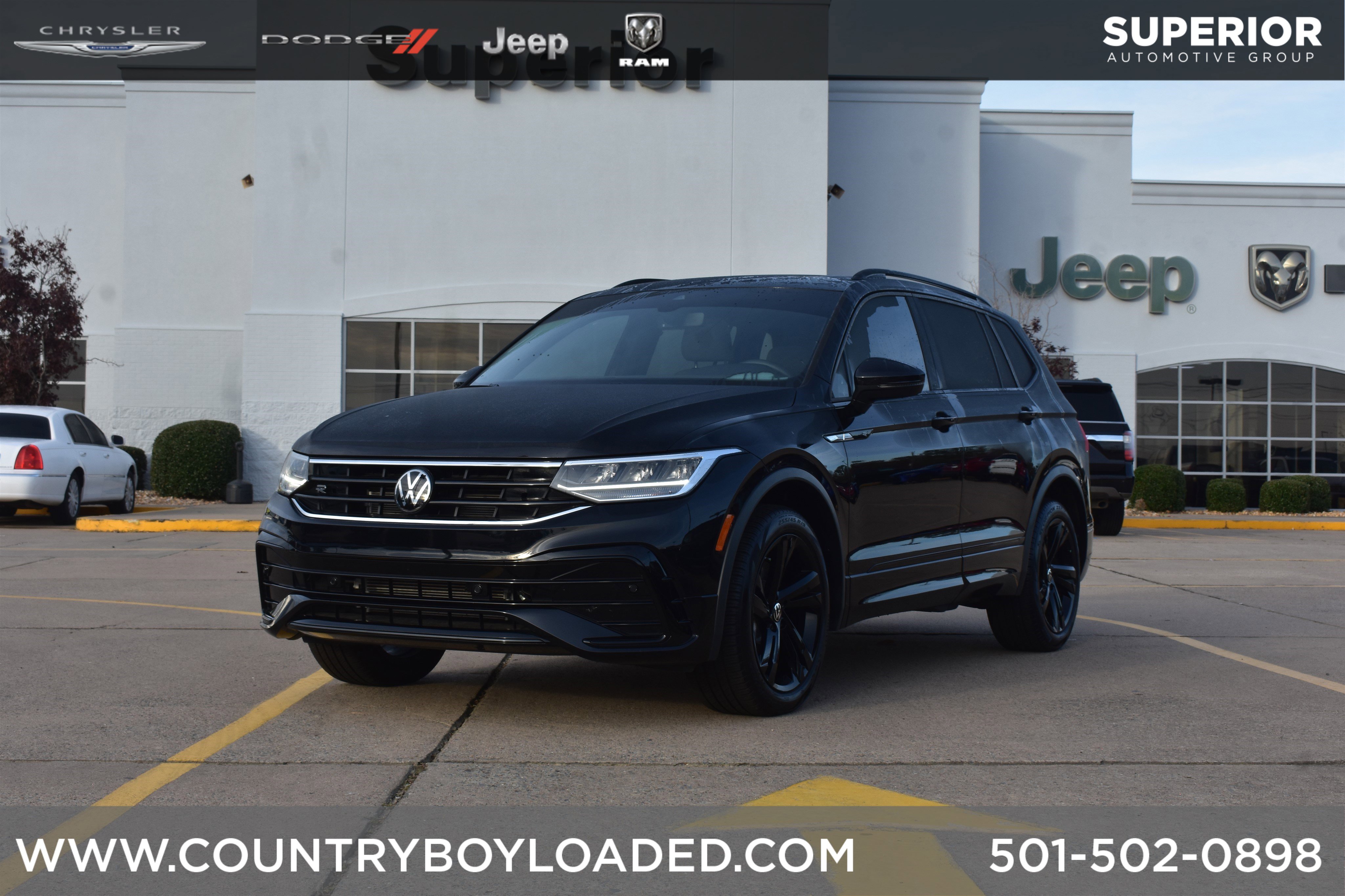 2024 Volkswagen Tiguan SE R-LINE BLACK's photo