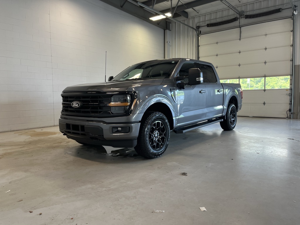 2025 Ford F-150 XLT photo 3