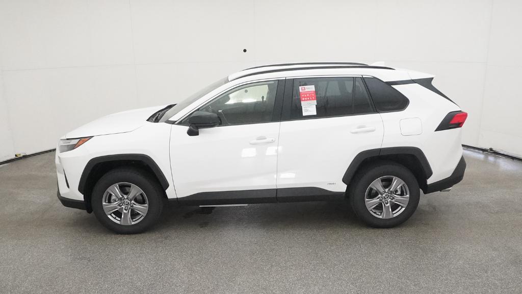 2025 Toyota RAV4 Hybrid LE photo 9