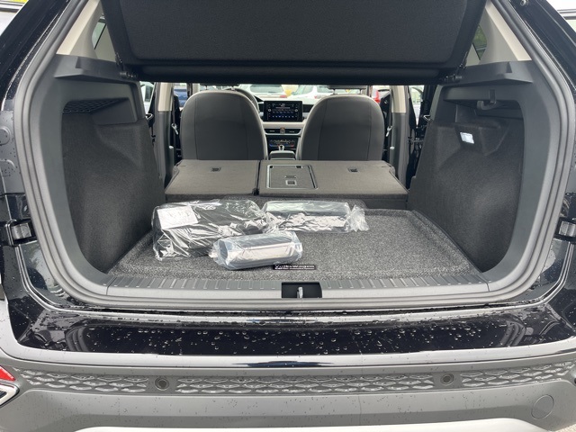 2025 Volkswagen Taos SE photo 22