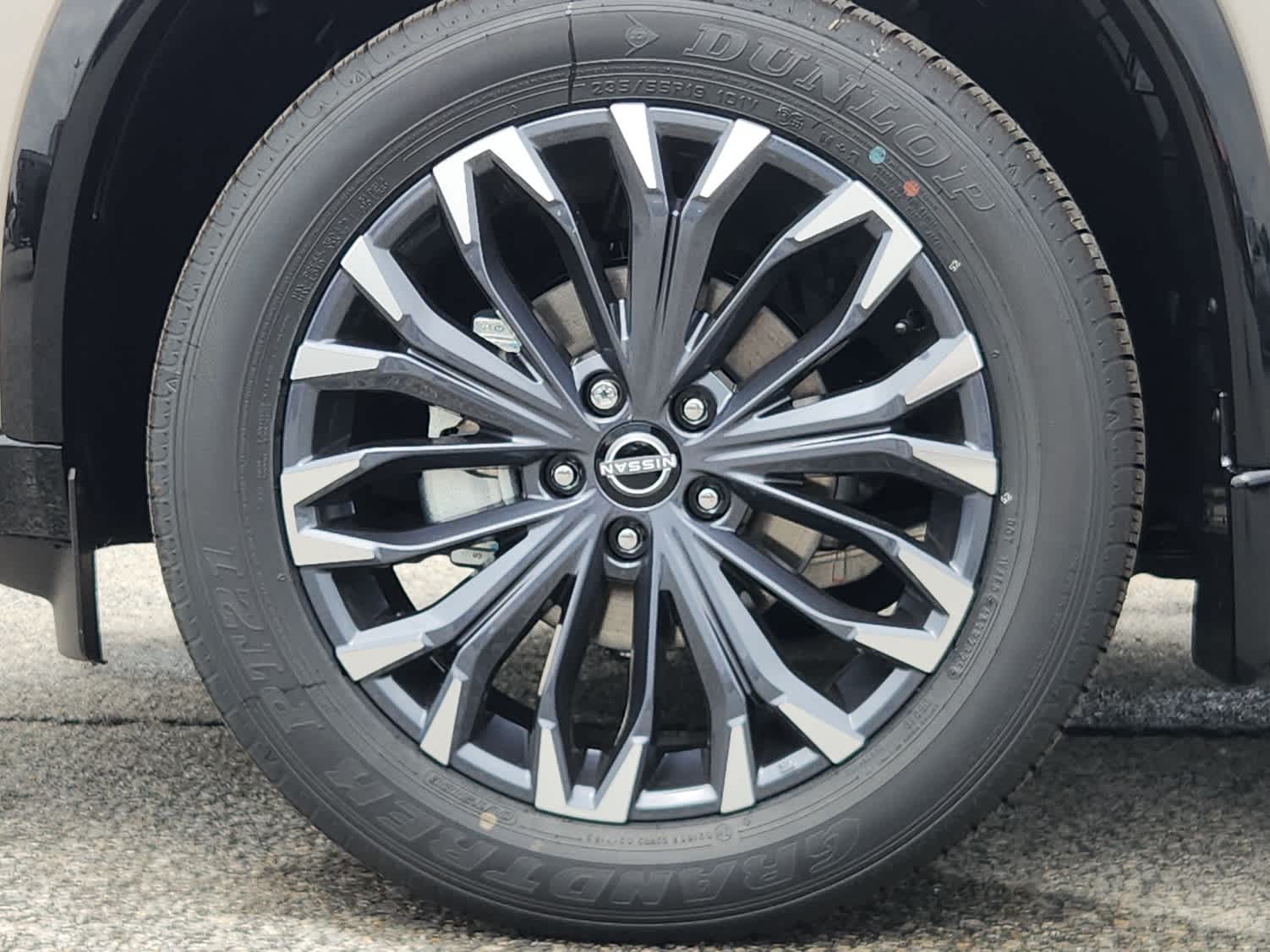 2026 Nissan Rogue Platinum photo 4