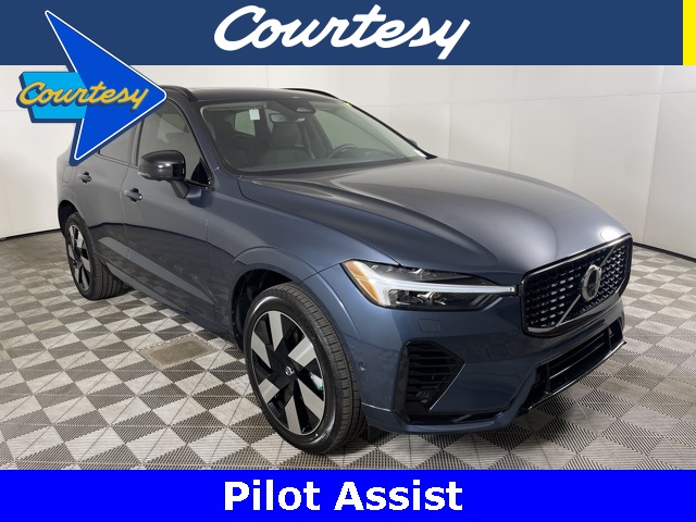 2025 Volvo XC60 Plus