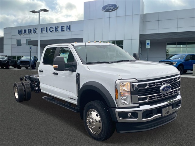 2025 Ford F-450 Super Duty Chassis Cab XL's photo