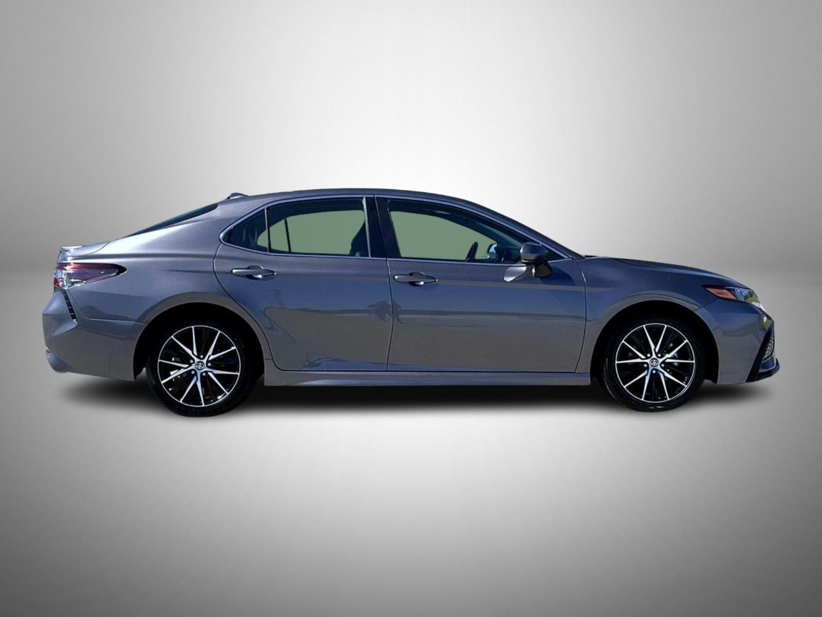 2024 Toyota Camry SE photo 4