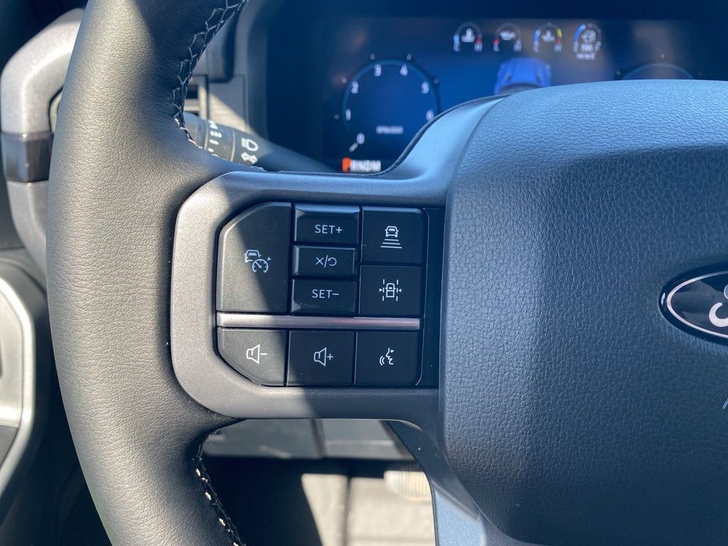 2025 Ford F-150 XLT photo 14