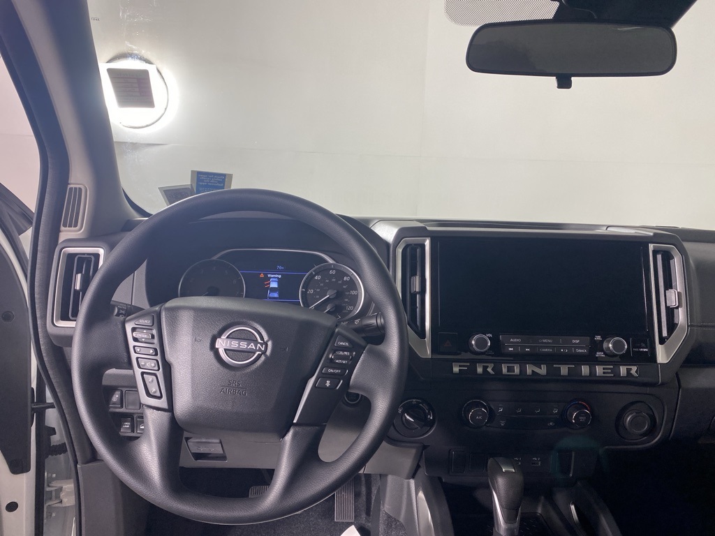 2025 Nissan Frontier SV photo 18