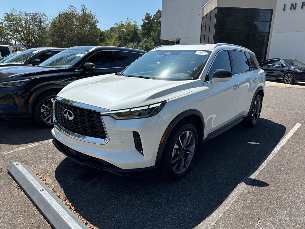 2024 Infiniti QX60 Luxe photo 2