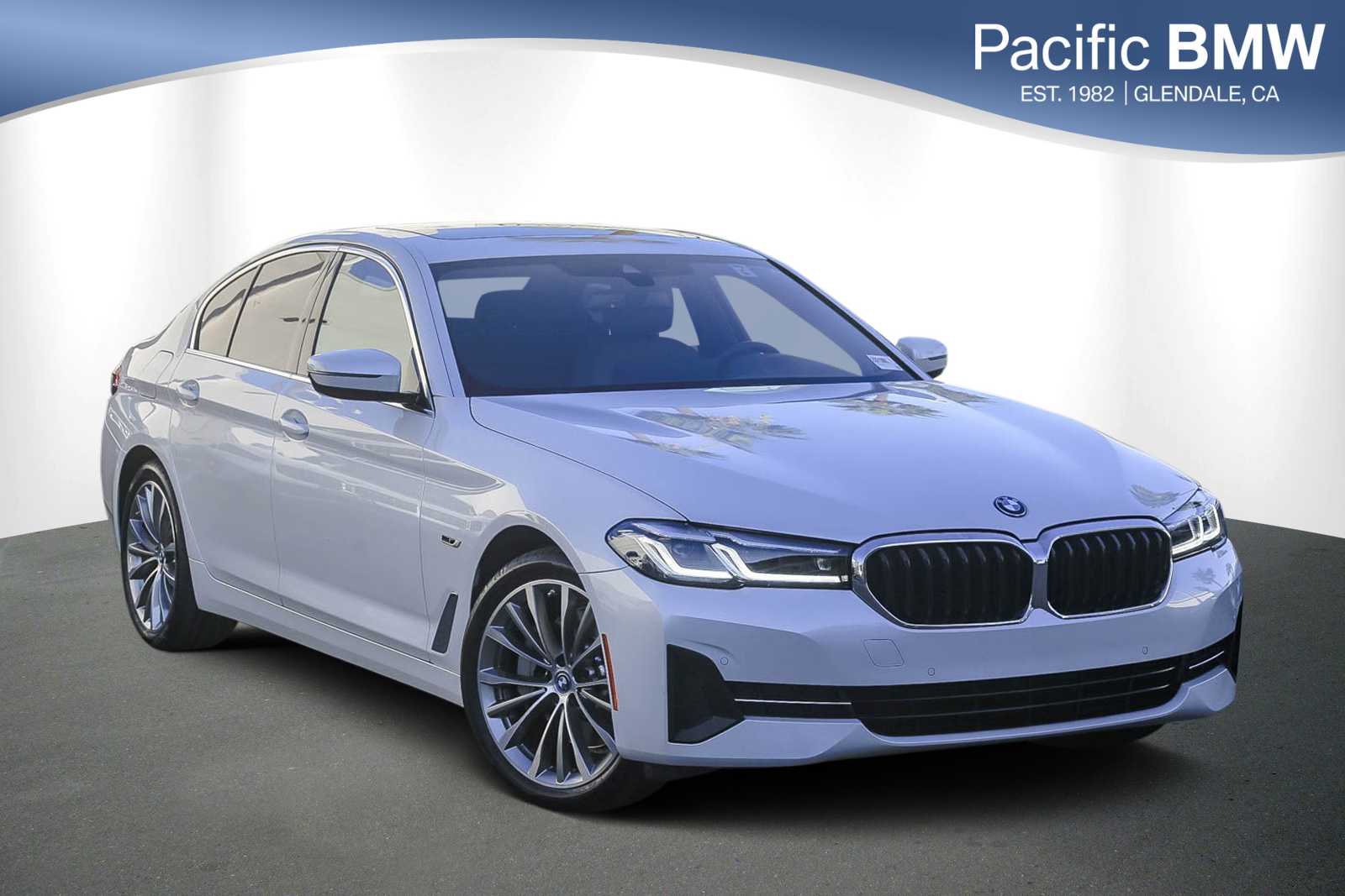 2023 BMW 5 Series 530e's photo