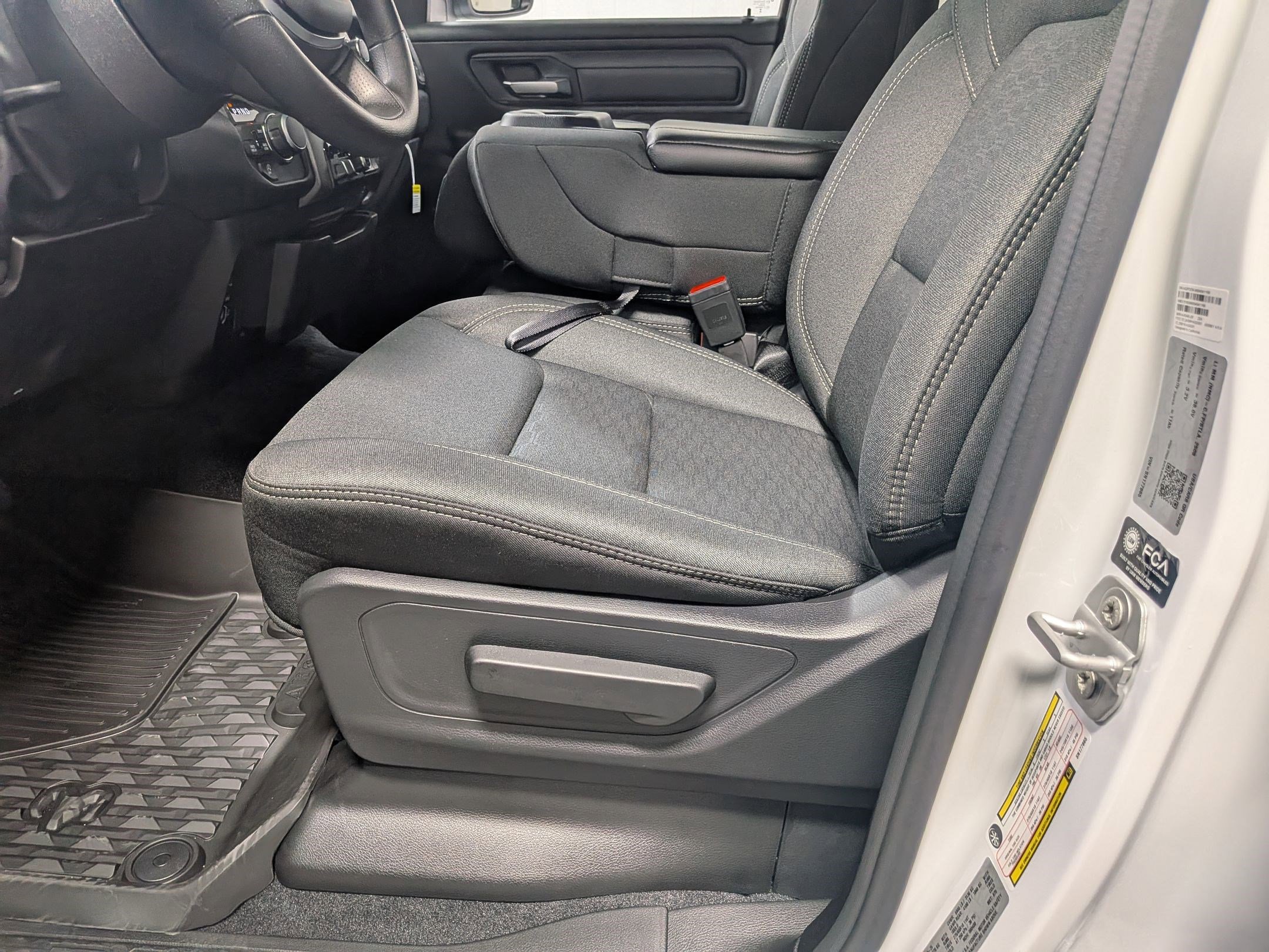 2025 Ram 1500 Tradesman photo 13