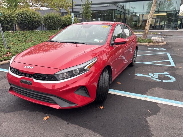 2023 Kia Forte LXS photo 3