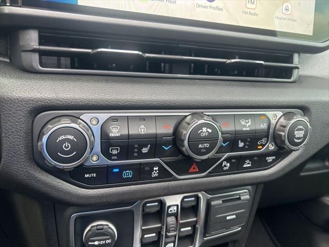 2025 Jeep Wrangler Sport S 4xe photo 37