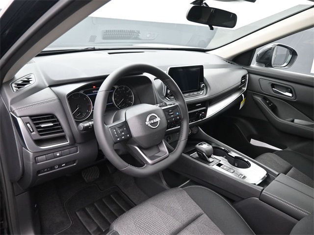 2026 Nissan Rogue SV photo 13