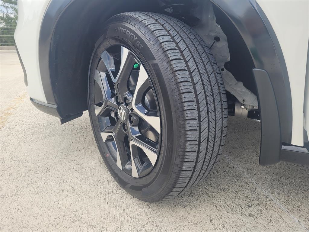 2026 Honda HR-V EX-L photo 6