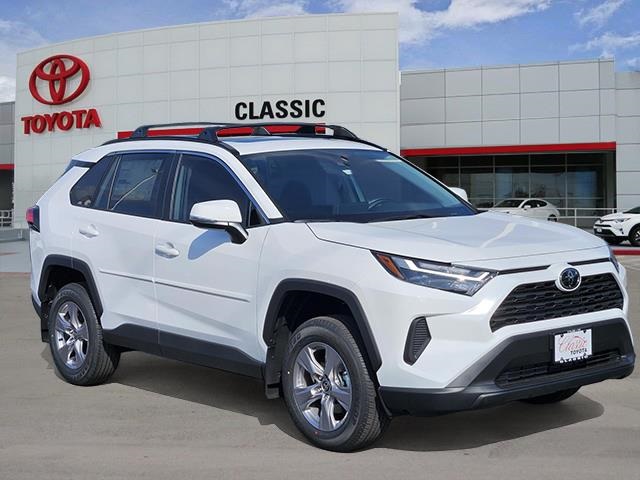 2025 Toyota RAV4 XLE's photo