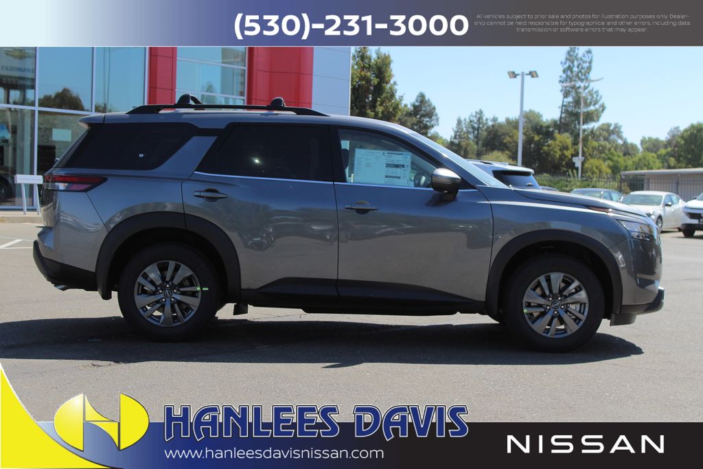 2025 Nissan Pathfinder SV photo 4