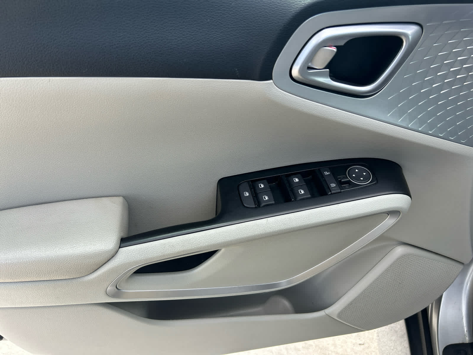 2023 Kia Soul LX photo 8