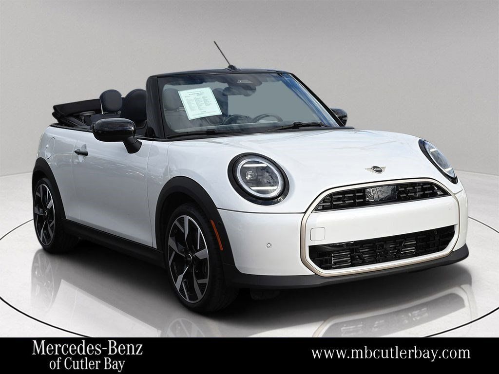 2025 MINI Convertible Base's photo