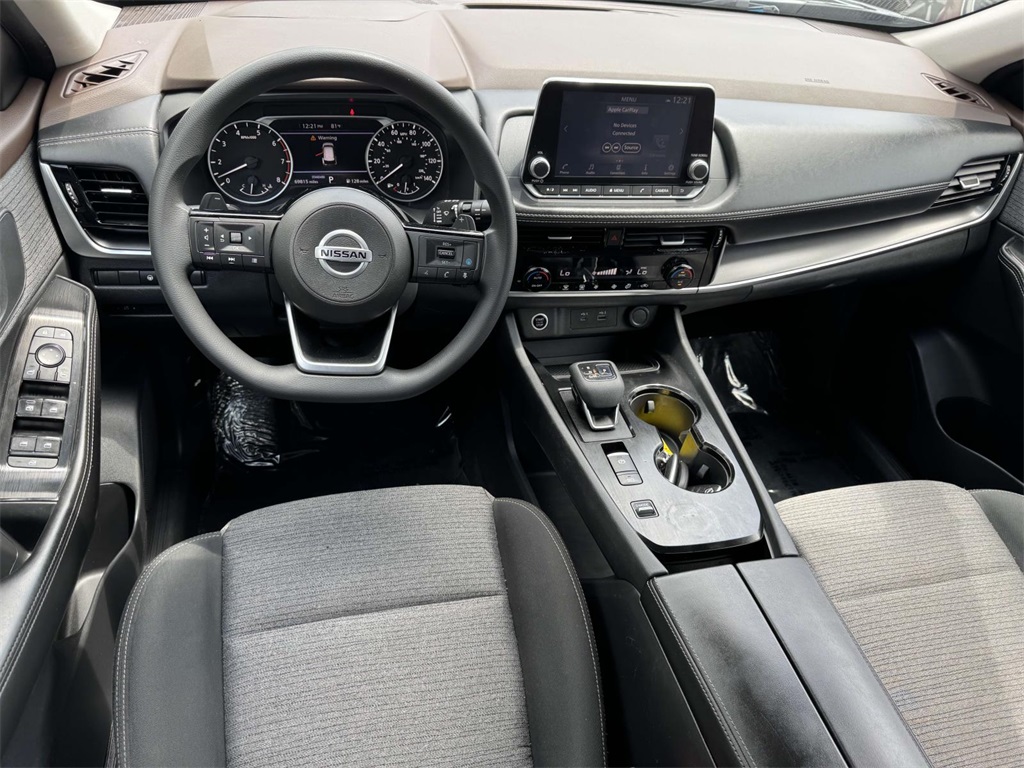 2021 Nissan Rogue SV photo 2