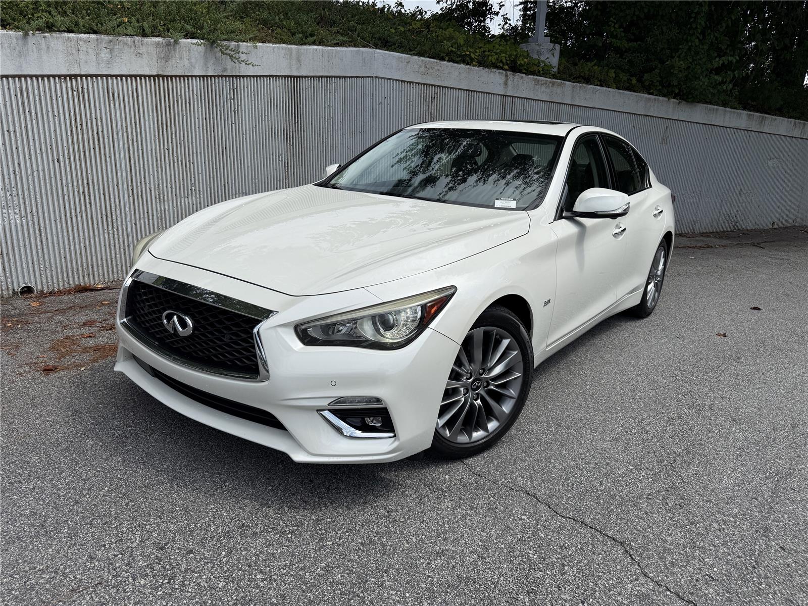 2018 Infiniti Q50 3.0t LUXE photo 2