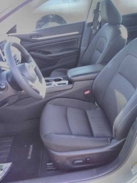 2023 Nissan Altima 2.5 SV photo 3