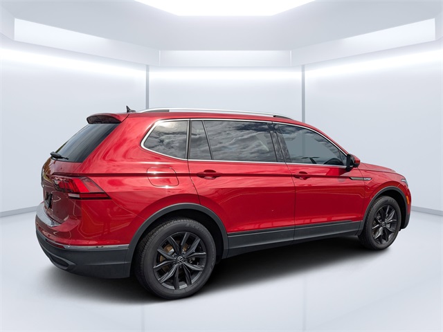 2024 Volkswagen Tiguan SE Wolfsburg Edition photo 3