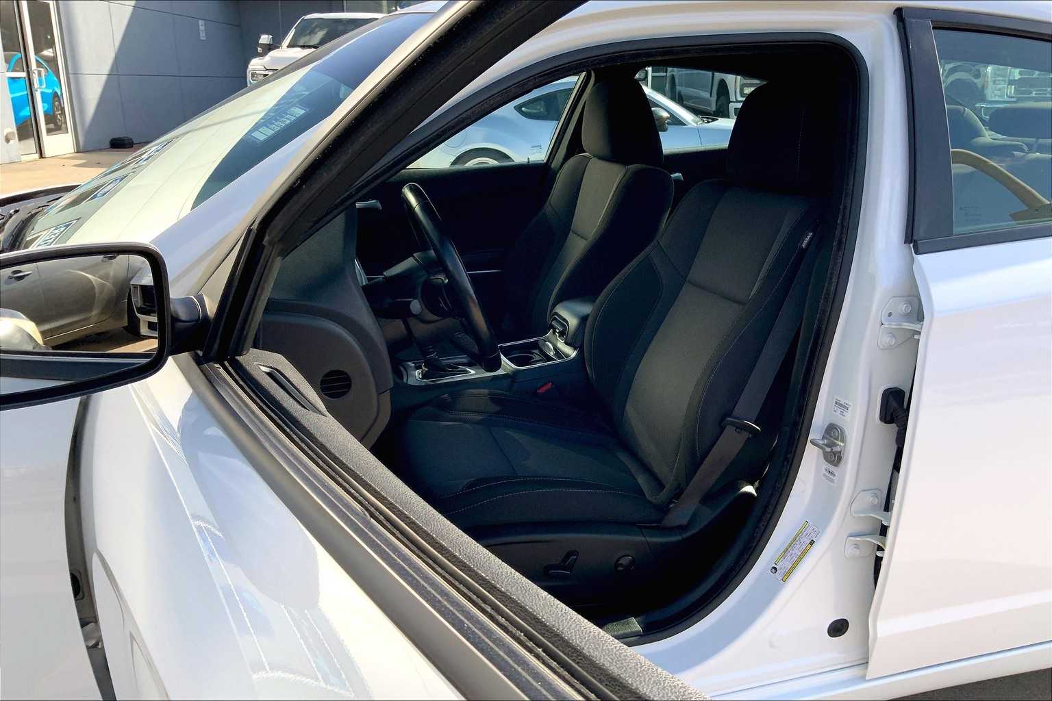2022 Dodge Charger SXT photo 7