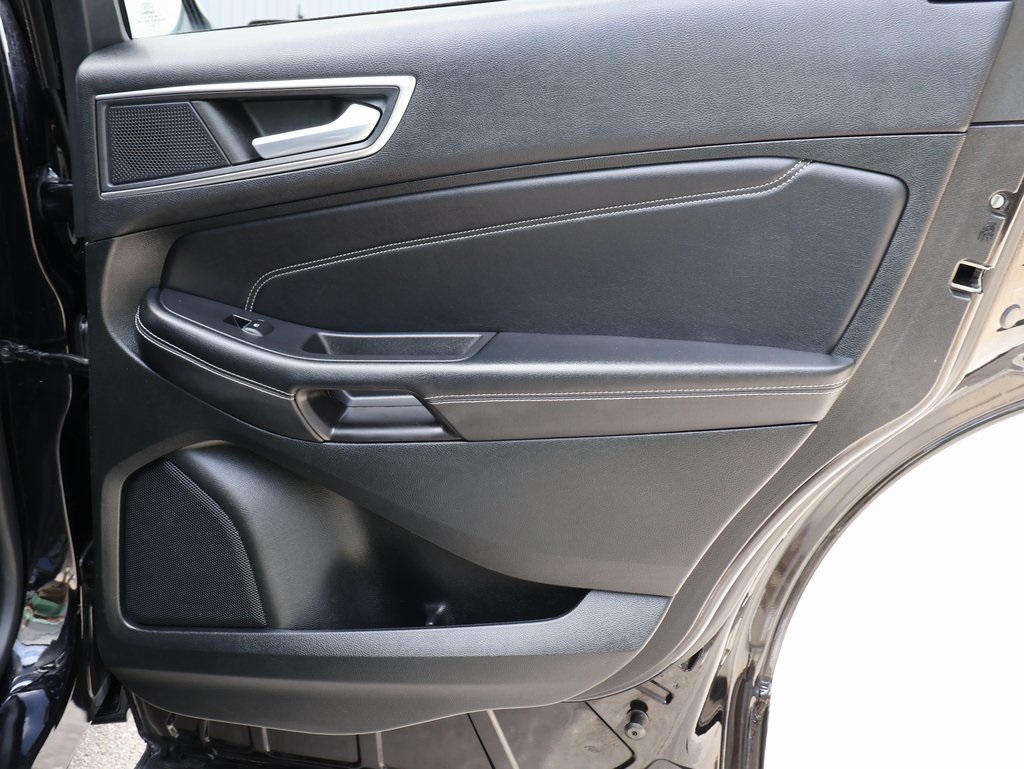 2023 Ford Edge Titanium photo 9