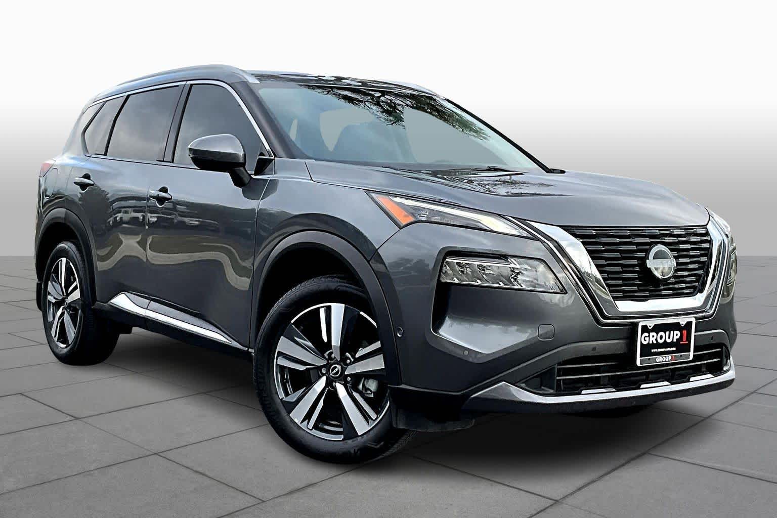 2023 Nissan Rogue SL photo 2