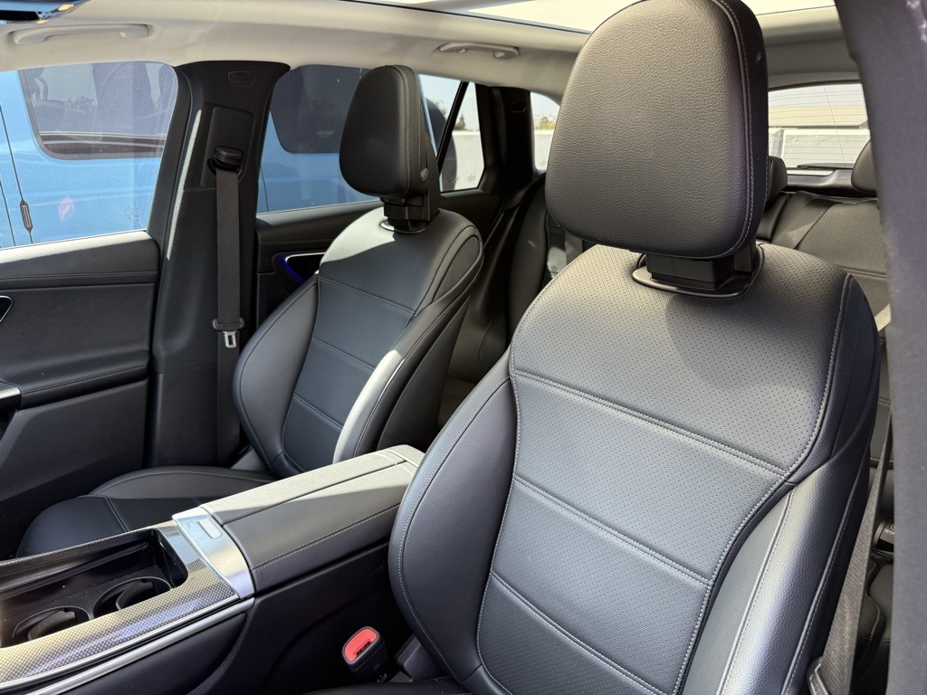 2024 Mercedes Benz GLC 300 photo 4
